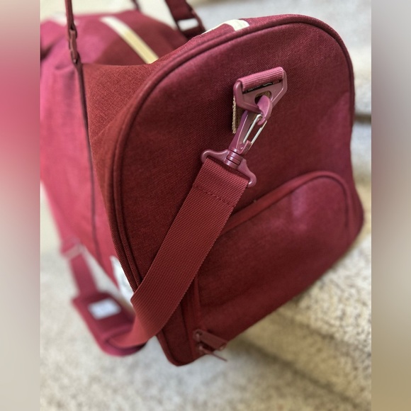 Herschel Supply Company Red Duffel Bag with strap Durable Travel Essential - Picture 5 of 11